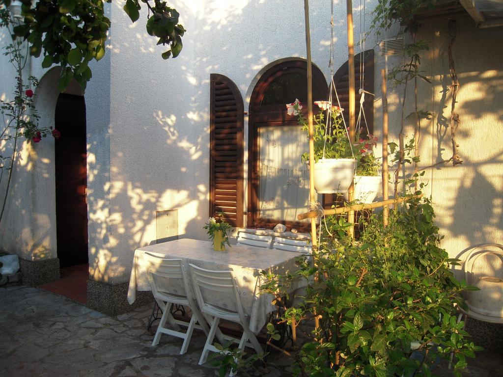 Apartments Ljuba I Mare Malinska Værelse billede
